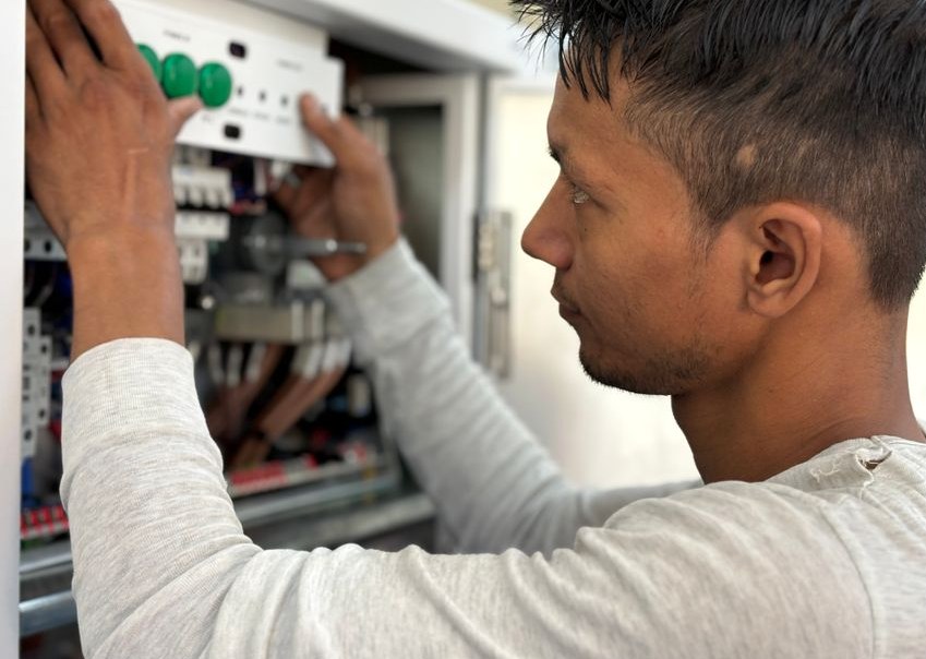 Illustration of controller and zone wiring repair